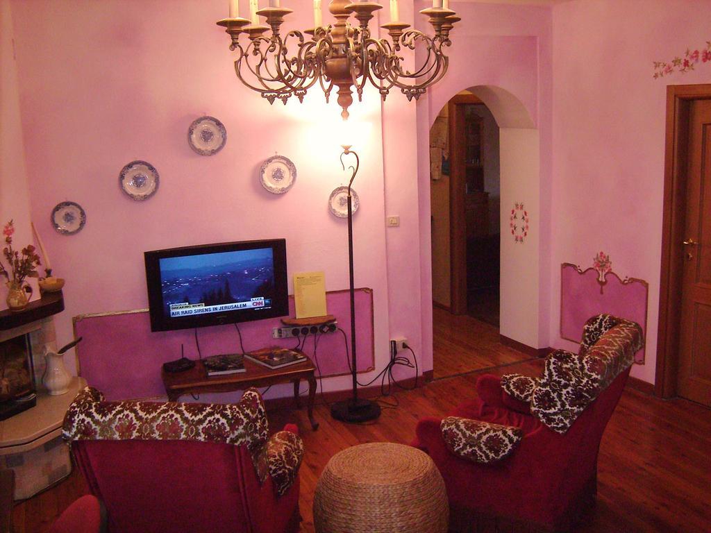 Charming Glicine And Azalea House Art And Colour With Lakeview Cadenabbia Δωμάτιο φωτογραφία