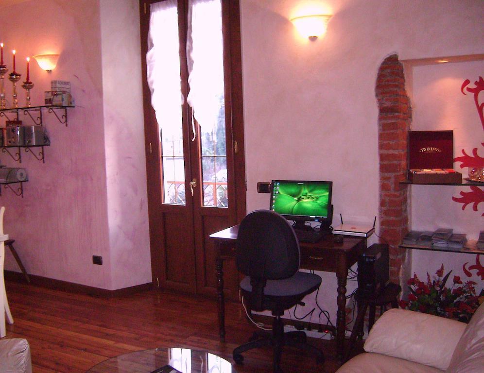 Charming Glicine And Azalea House Art And Colour With Lakeview Cadenabbia Δωμάτιο φωτογραφία