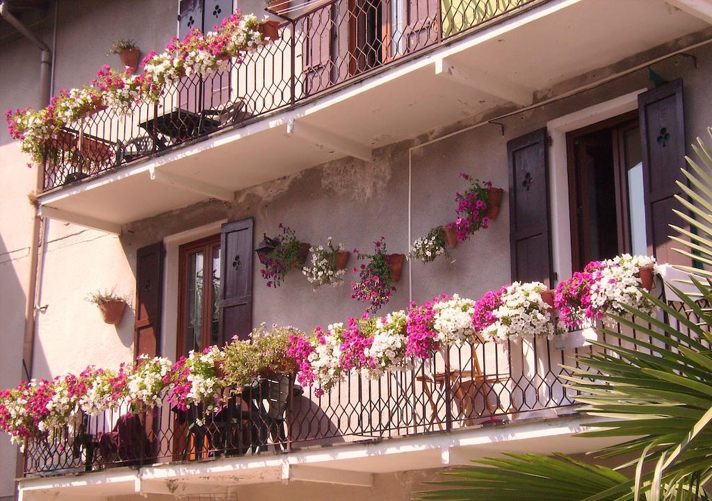 Charming Glicine And Azalea House Art And Colour With Lakeview Cadenabbia Δωμάτιο φωτογραφία