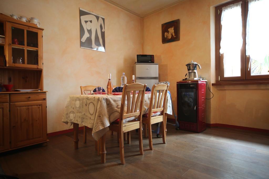 Charming Glicine And Azalea House Art And Colour With Lakeview Cadenabbia Εξωτερικό φωτογραφία